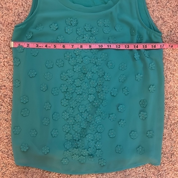 Ann Taylor Teal Green Sleeveless Blouse with Floral Appliqué and Pearl D… - Picture 6 of 7